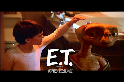 <img src="E.T.jpg" alt="E.T. Elliot dan E.T 2">