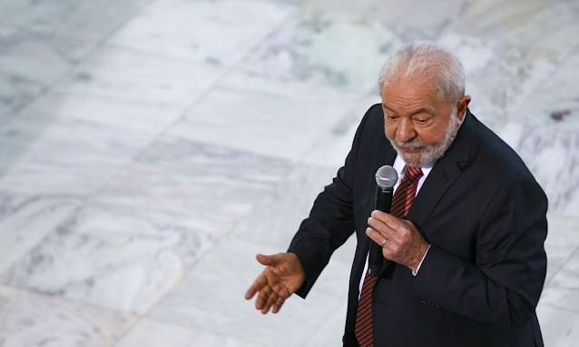 Lula defende isentar IR para renda até R$ 5 mil e aumentar de mais ricos