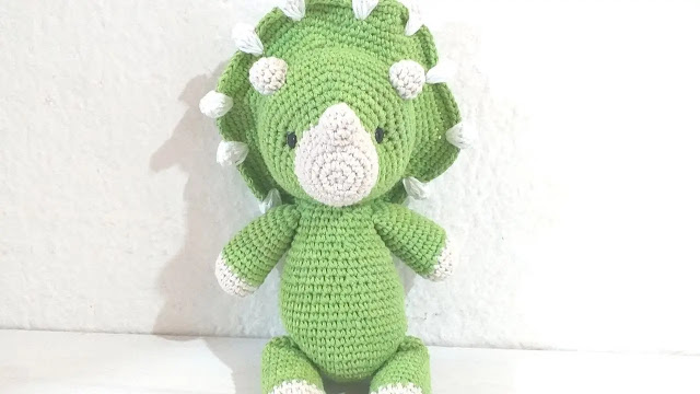 Dinosaurio Triceratops Amigurumi Tejido a Crochet