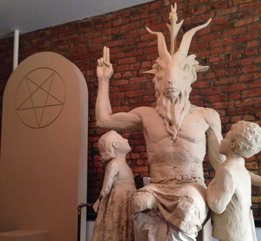 ht_satan_statue_1_kab_140502_4x3_992