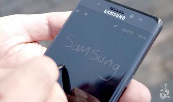 THE Galaxy Note 8 is the next big release from Samsung but a new leaked image may reveal a major flaw in its design.