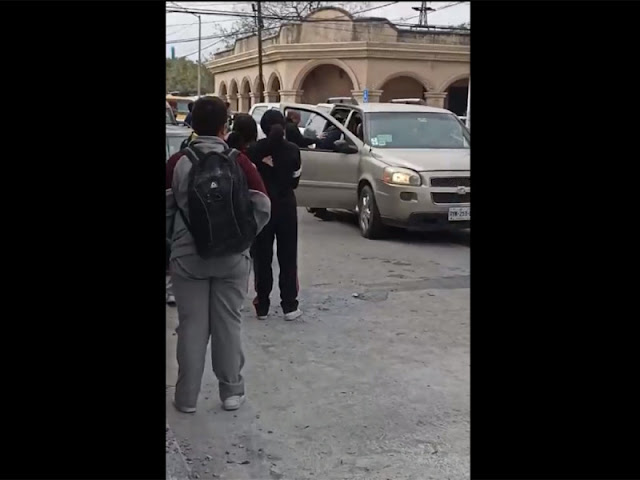 Video: ¡Lo están secuestrando! así fue como sujetos se llevan a la fuerza a alumno de secundaria en Apodaca, Nuevo León