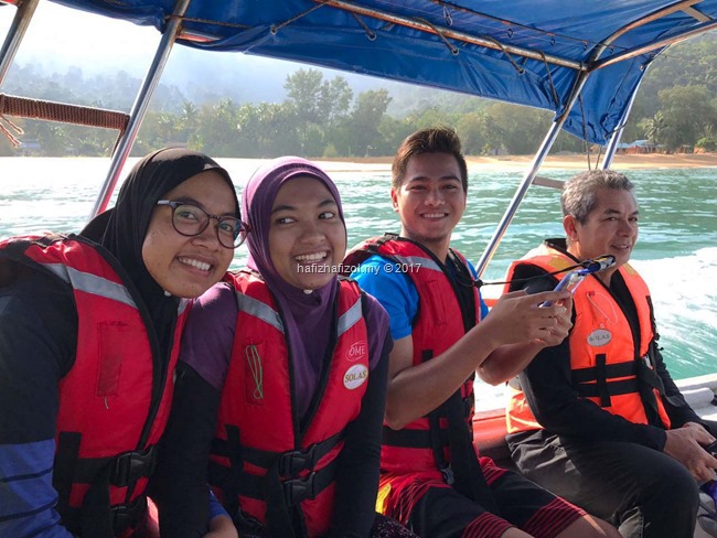 naik speed boat di pulau tioman