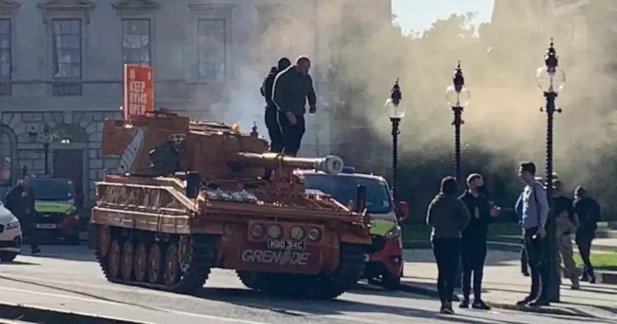 UK Protesters Drive Tank To Houses Of Parliament Demanding That Gyms Are Kept Open