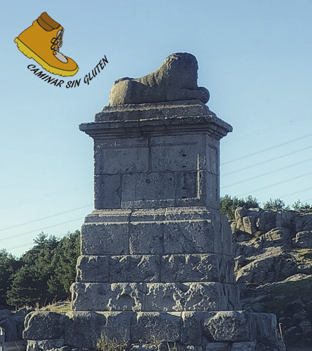 Monumento del Alto del León en el Puerto de Guadarrama