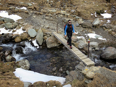 Puente en la Font de l'Home Mort en la ascensión al Puigmal.