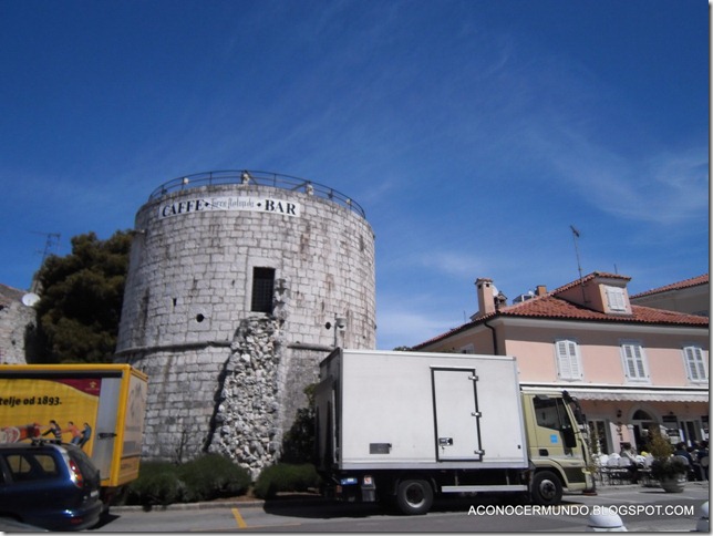 74-Porec.Torre de la antigua muralla de la ciudad-P4260196