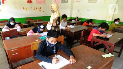 PARAH! Negara Punya Utang Rp1,7 Triliun ke Guru Madrasah, DPR Sindir Kemenkeu: Hati Nurani Mereka di Mana?