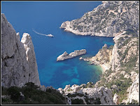 Une première partie au dessus des Calanques et l'autre partie sur les collines pelées et les éboulis...