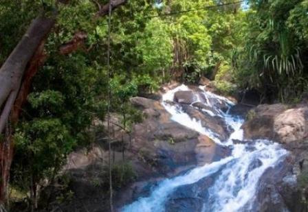  kebanyakan orang saat mendengar pulau bangka tentu yang terlintas di benak sebagian orang 5 Air Terjun Tempat Wisata Alam Bangka Belitung 