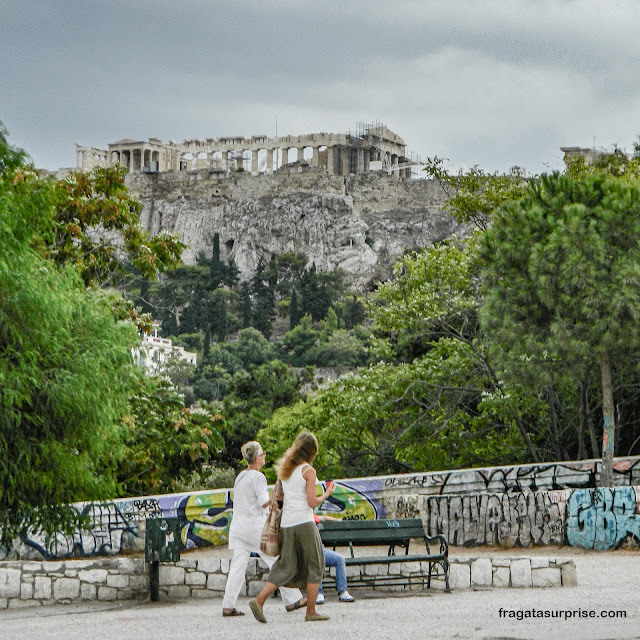 A acrópole de Atenas vista do bairro de Thisio