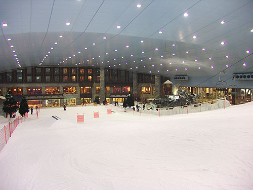 [Ski-Dubai-Beginners-slope-Image.jpg]
