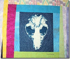 Sue Reno, Raccoon and Apple, Detail 1