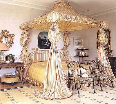 royal+bed+chamber-theme+beds-novelty+beds+luxury+bedrooms.jpg