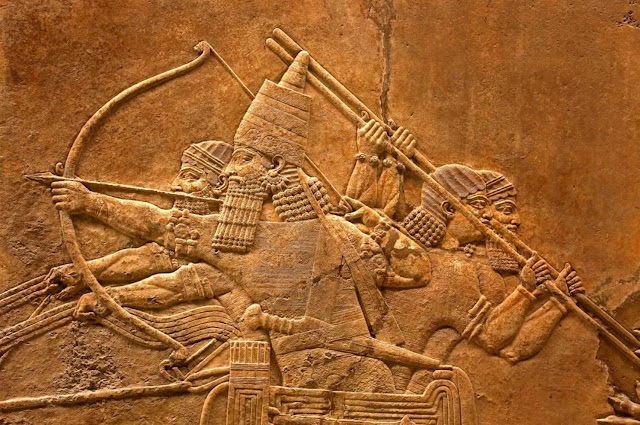 Древний рельеф ассирийских сражений
