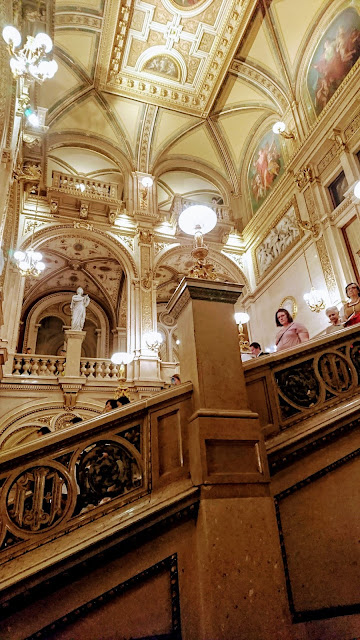 36-Wiener-Staatsoper-interior-entrance-hall-vienna-2-day-itinerary