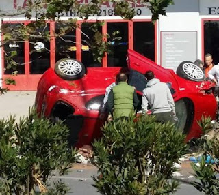 ΣΟΒΑΡΟ ΤΡΟΧΑΙΟ ΜΕ ΕΓΚΑΤΑΛΕΙΨΗ ΟΧΗΜΑΤΟΣ ΣΤΗΝ ΝΕΑ ΕΙΣΟΔΟ