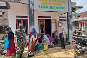 Kapolsek Bojonggambir Monitoring dan PAM Dalam Giat Monitoring Penyaluran BPNT dan Minyak Goreng di Desa Ciroyom
