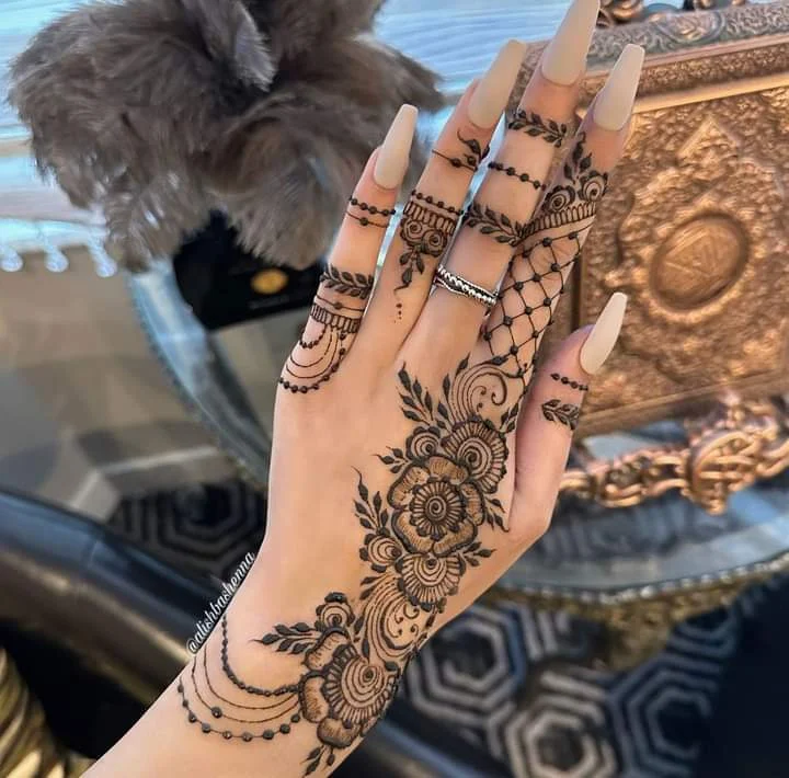 henna stylish mehedi designs