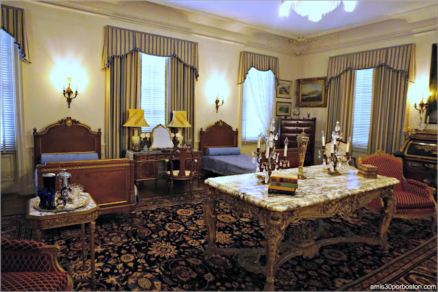 Camas en el Dormitorio de los Monroe de la Mansión Rosecliff, Newport