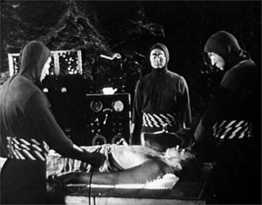 Screenshot - The aliens perform surgery on Dr. Martin in Killers from Space (1954)