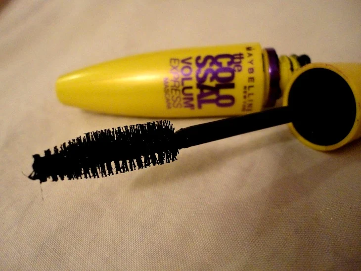 Maybelline Volum' Express The Colossal Mascara Review