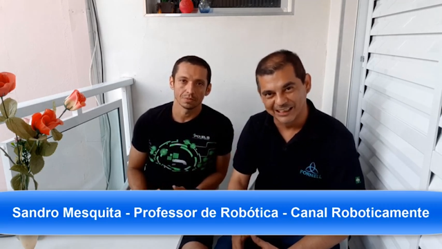 Professores Sandro Mesquita (roboticamente) e Eduardo (EduArduino) conversando sobre Arduino e cultura maker em entrevista feita em são Paulo nesse mes de Dezembro.