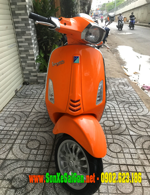 Mẫu sơn xe Vespa Sprint ABS 125 màu cam cực đẹp