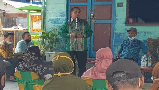 Hadiri Reses Dedi Putra, Warga Bahas Isu Pengurangan Honorer Meranti