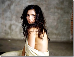 Padma Lakshmi Page Six magazine Dez 2009 1