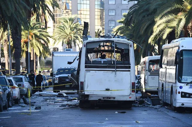 PHOTOS: Le bus sinistré de la garde présidentielle