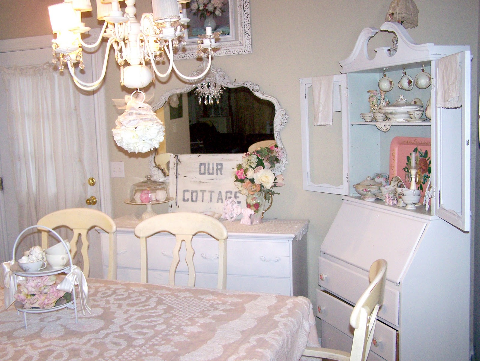 Olivia's Romantic Home: Shabby Chic Cottage Dining Room!