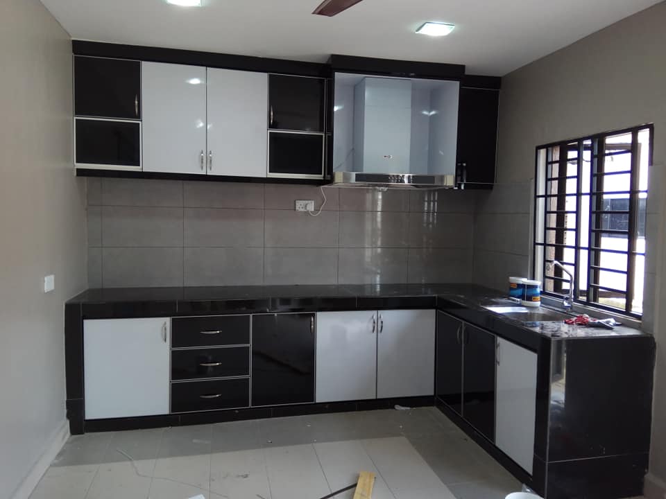 Kabinet Dapur  Hitam  Putih  Desainrumahid com