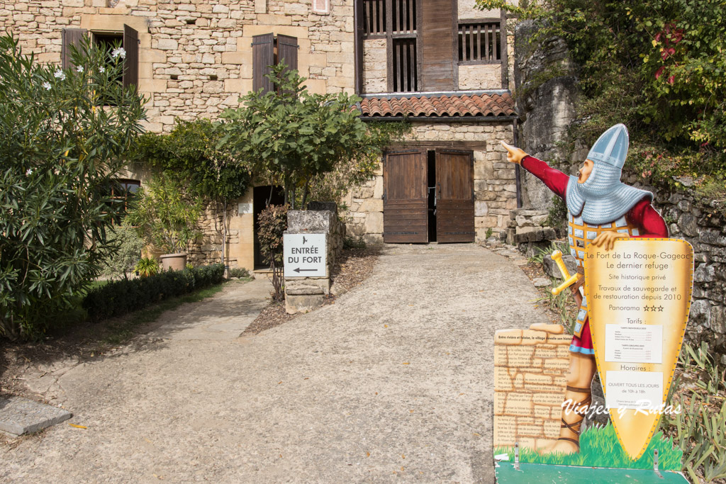 Entrada al fuerte troglodita de La Roque Gageac