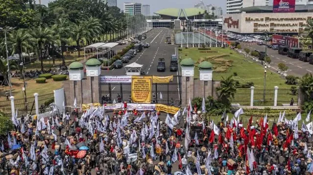 2.432 Personel Gabungan TNI Polri Amankan Aksi Demo Tolak RUU Kesehatan Omnibus di Depan Gedung DPR RI
