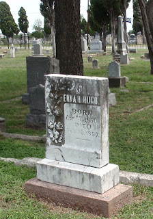 Erna Hugo Grave