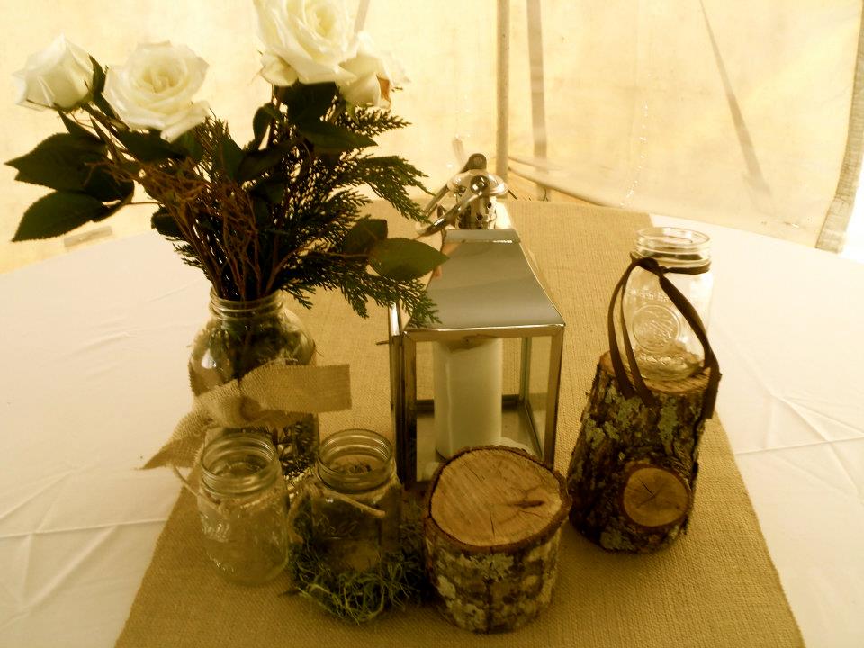 Decorating Mason Jars with Burlap