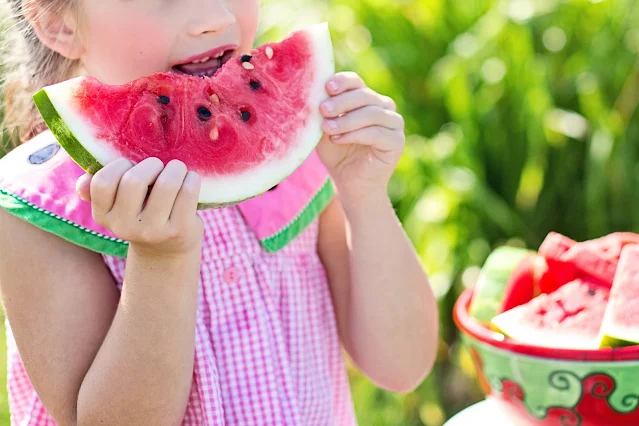 5 incredible benefits of eating watermelon in summer.