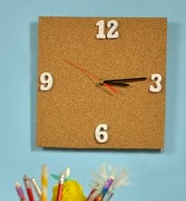 http://lasmanualidades.imujer.com/7217/como-hacer-un-reloj-de-pared