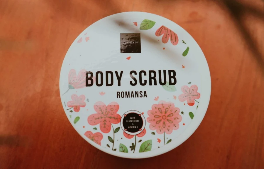 Scarlett Whitening Body Scrub