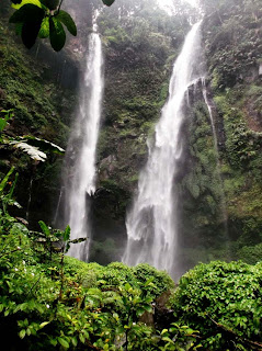 Hasil gambar untuk CURUG KEMBAR