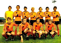 SELECCIÓN DE HOLANDA - Temporada 1977-78 - Jan Joengblod, Hugo Hovenkamp, Wim Suurbier, Wim Rijsbergen, Rene van der Kerkhof, Wim van Hanegem y Ruud Krol; Johnny Rep, Willy van der Kerkhof, Johan Cruyff y Wim Jansen - IRLANDA DEL NORTE 0 HOLANDA 1 (Van der Kuylen) - 12/10/1977 - Campeonato del Mundo de 1978, fase de clasificación - Belfast, Irlanda del Norte, Windsor Park