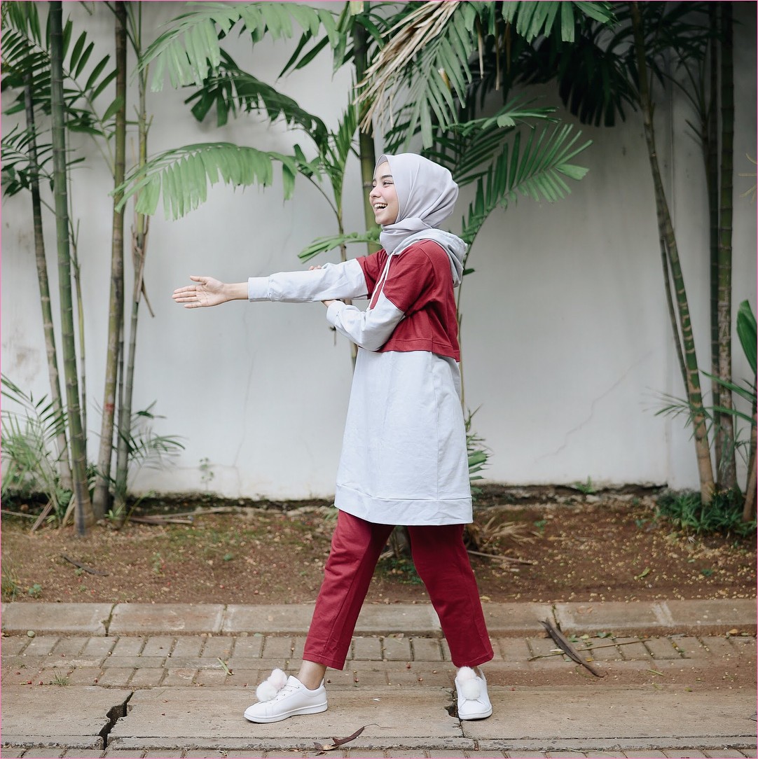 Outfit Baju  Hijab Casual Untuk Olahraga Ala Selebgram 2019