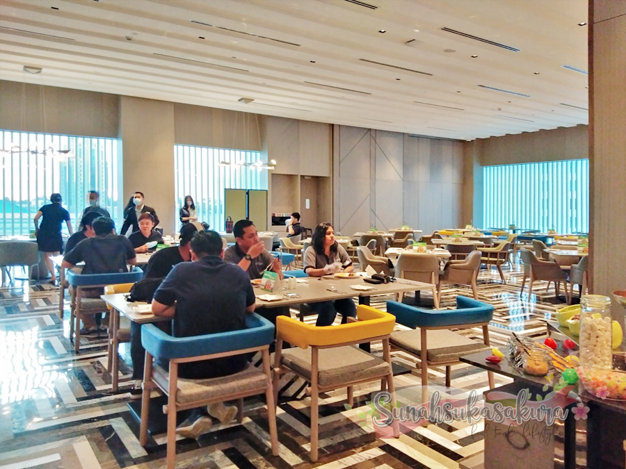 Family Friday Buffet Dinner di Holiday Inn Johor Bahru City Centre Berbaloi-baloi dengan Harganya