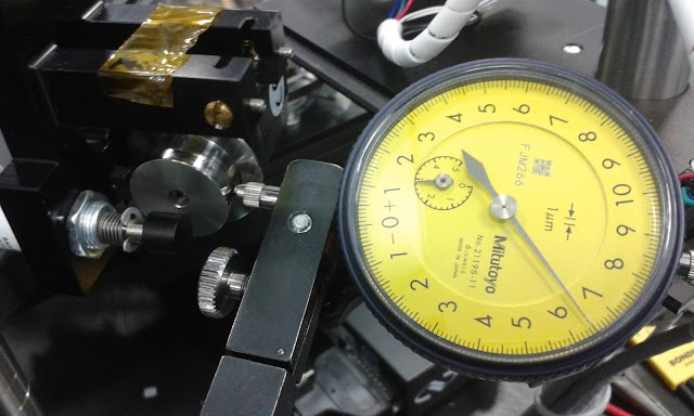 รูปเครื่องวัดระดับ ไดอัลเกจ Dial Gauge ใช้วัดระดับพื้นผิว ลาดชัน