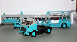 tlv hino transporter trailer tomica 