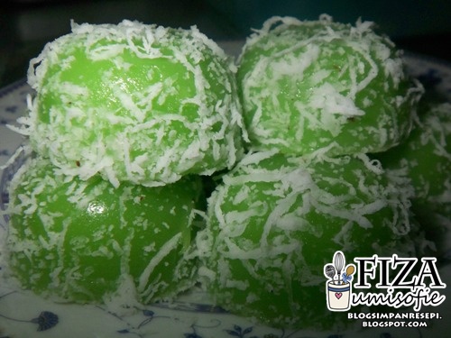 Tempat Fiza Simpan Resepi: Kuih Kasuwi Pandan