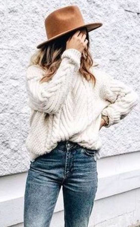 trendy fall outfit idea / nue hat + white knit sweater + jeans