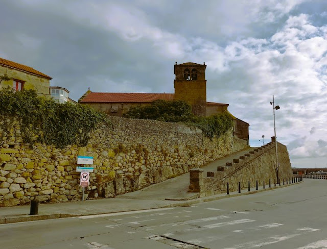 chiesa di Santa María Atalaia Laxe