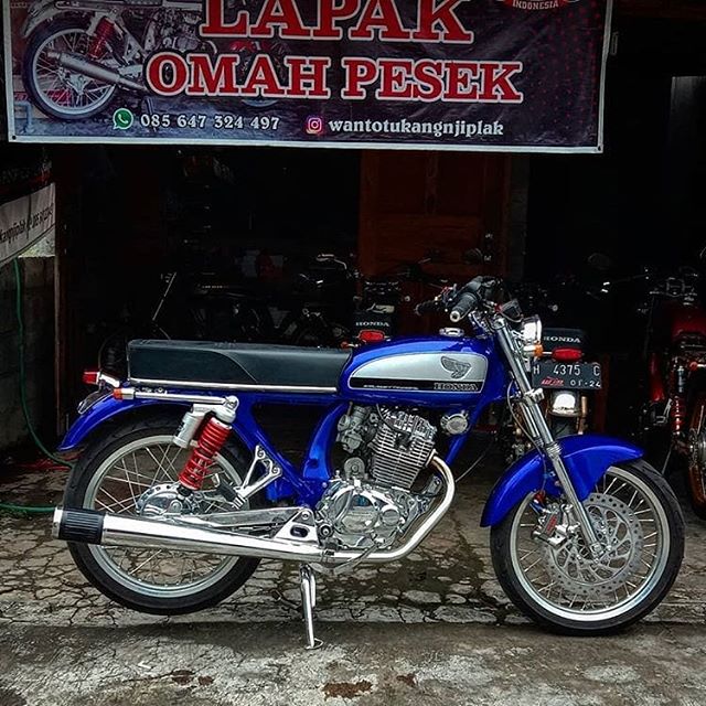 Gambar HD Modifikasi CB 100 Warna Biru Terbaru 2020